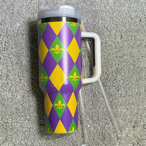 Mardi Gras 40 ounce tumbler with two straws! - Picture 4 of 4